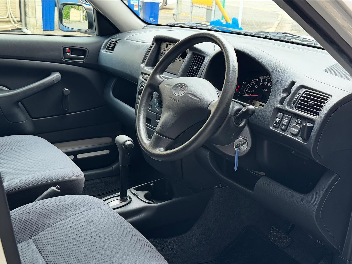 🌟 こんにちは、皆さん！🚗💨 中古車販売業者の[京都自動車で