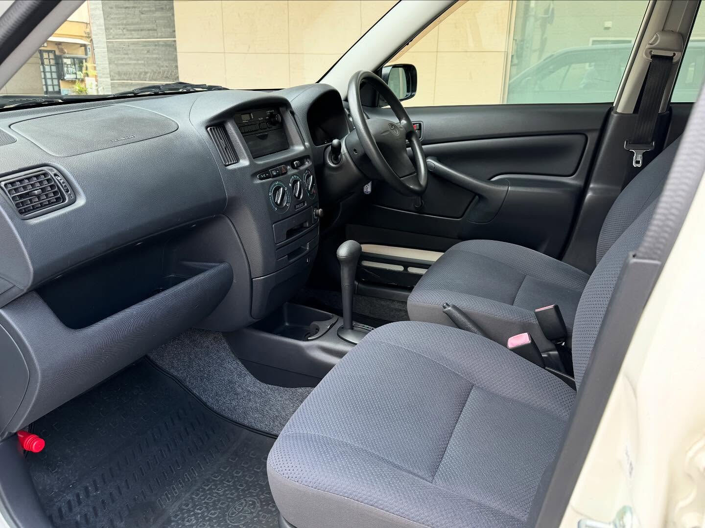 🌟 こんにちは、皆さん！🚗💨 中古車販売業者の[京都自動車で