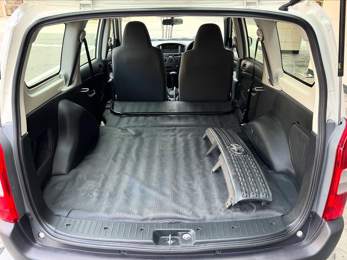 🌟 こんにちは、皆さん！🚗💨 中古車販売業者の[京都自動車で