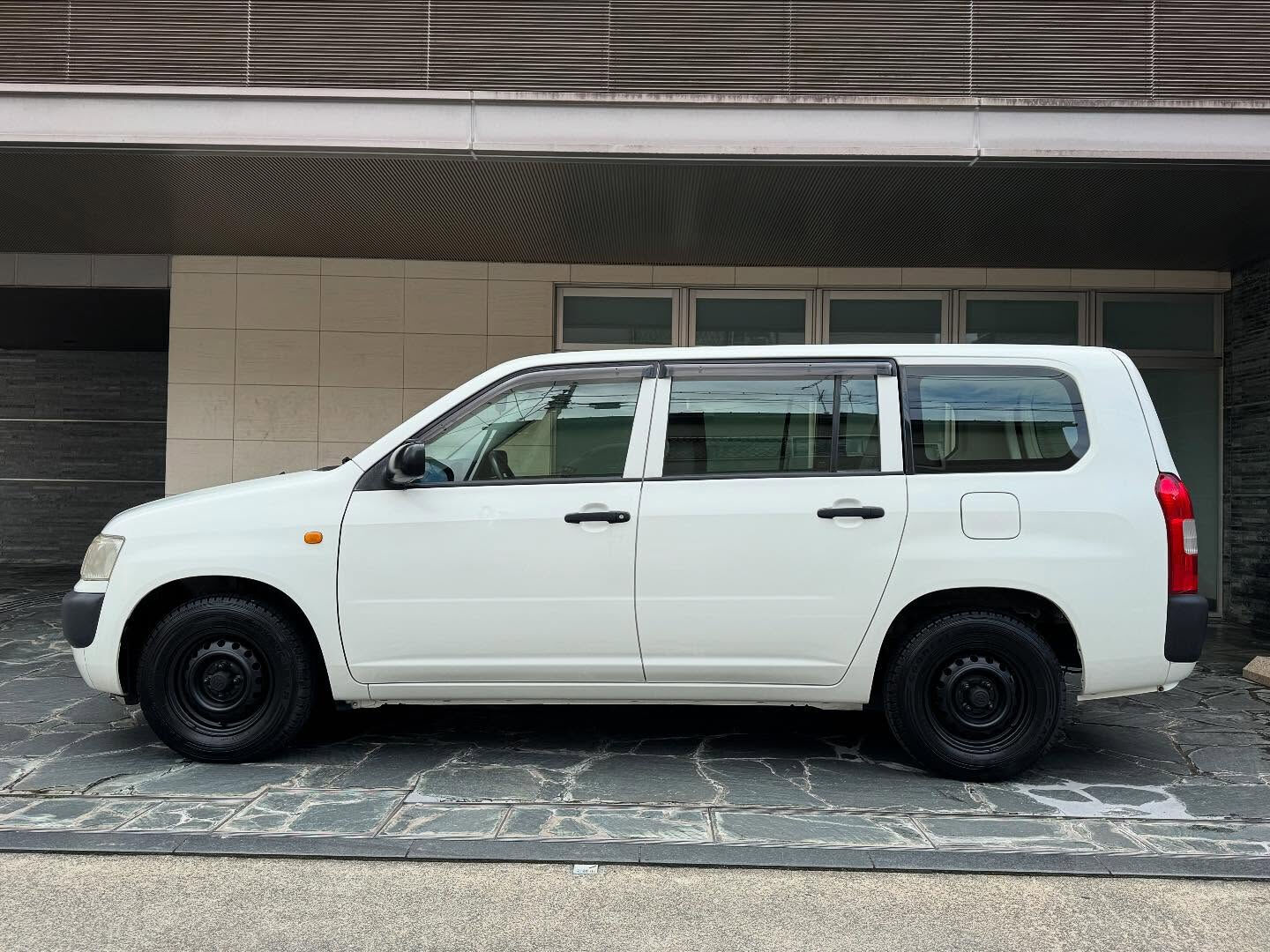 🌟 こんにちは、皆さん！🚗💨 中古車販売業者の[京都自動車で