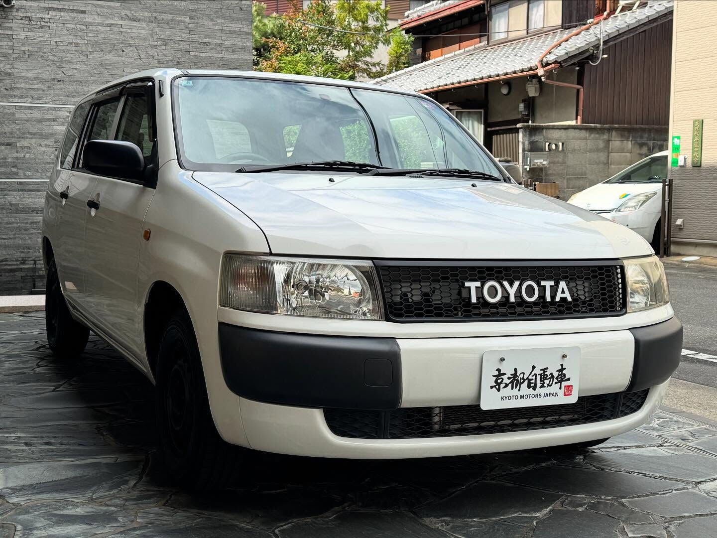 🌟 こんにちは、皆さん！🚗💨 中古車販売業者の[京都自動車で