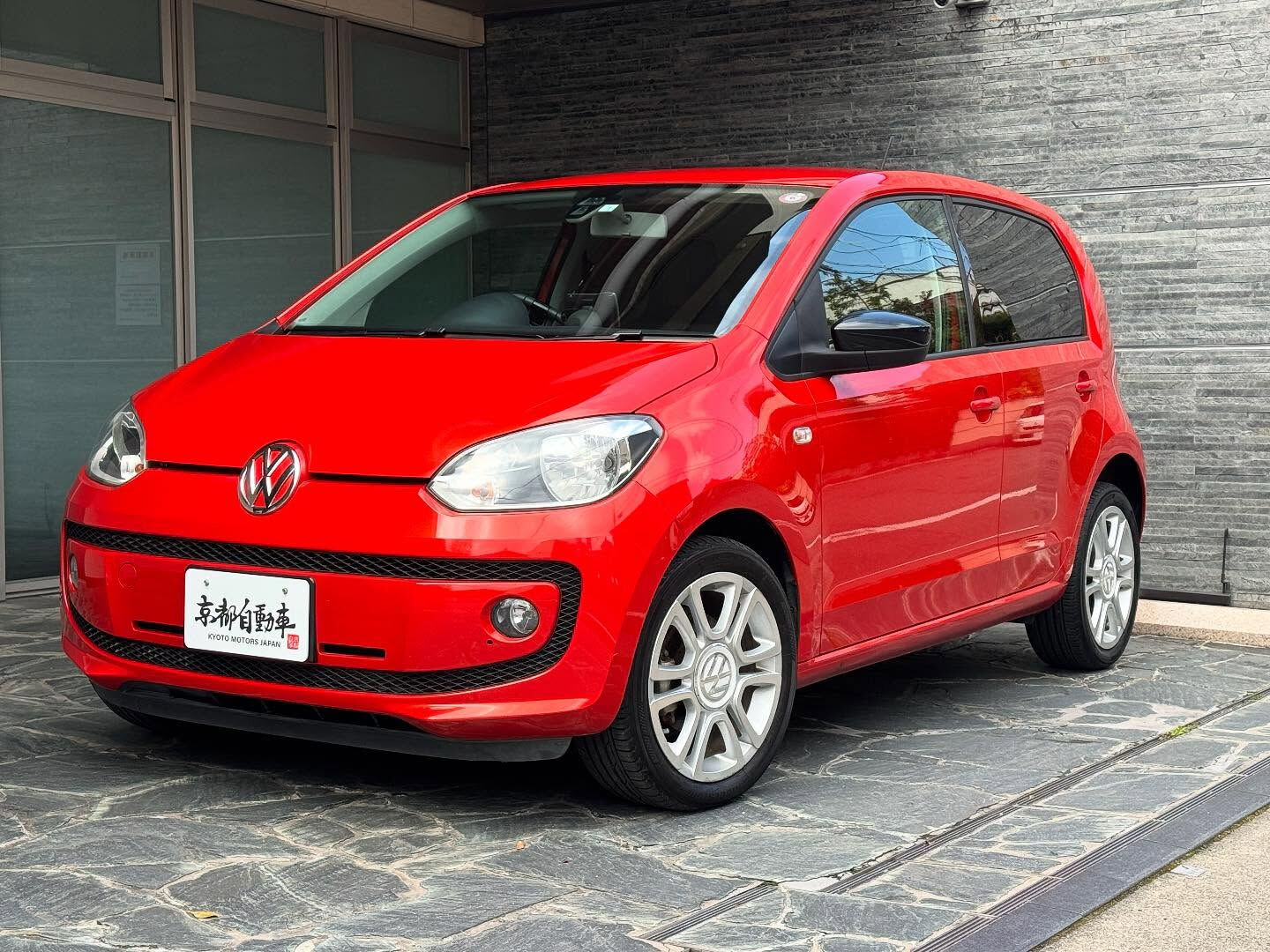 🚗✨ 皆様、こんにちは！今日は当店で特におすすめの一台、フォ