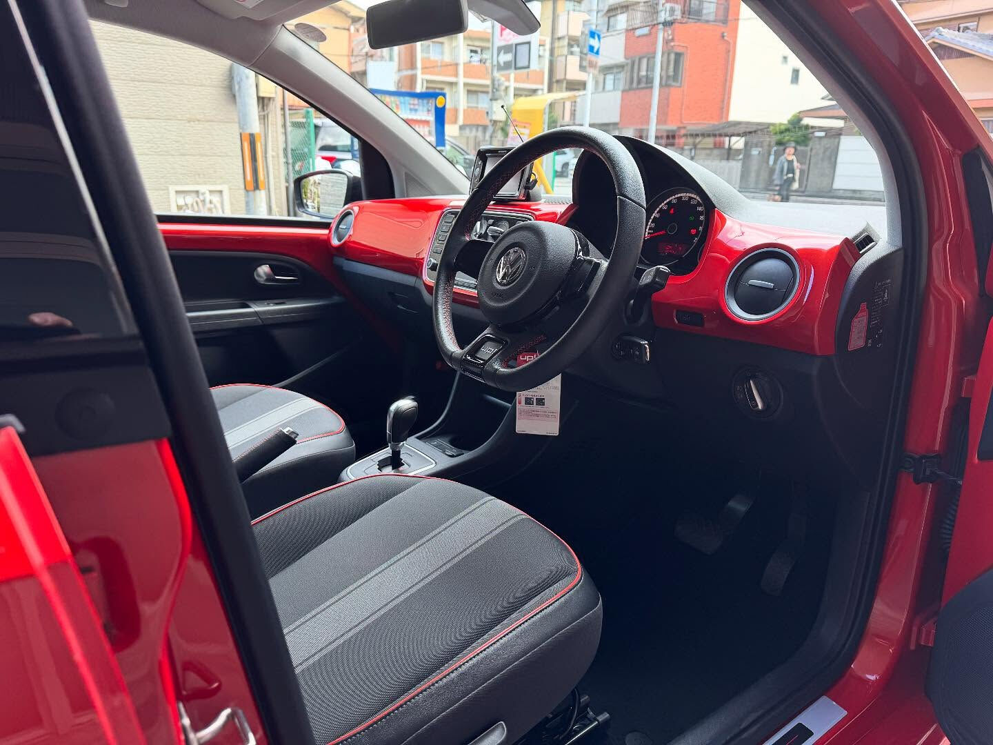 🍊🚗✨ Volkswagen up! Orange Limi