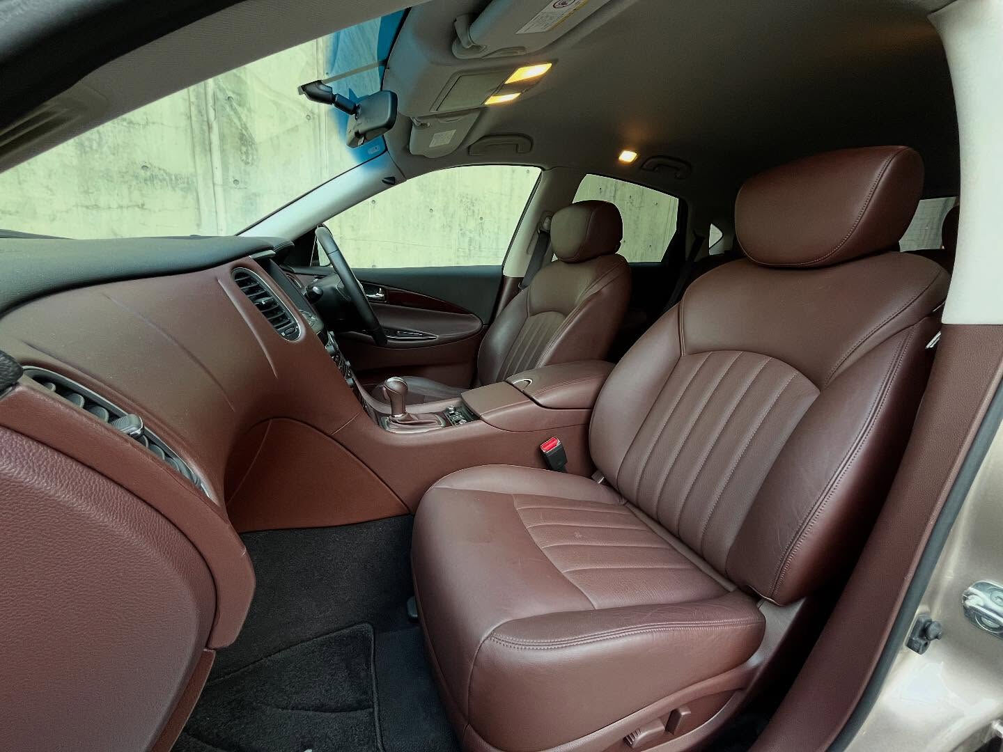 🚗✨今日は、中古車販売業者からのおすすめをご紹介します！✨🚗