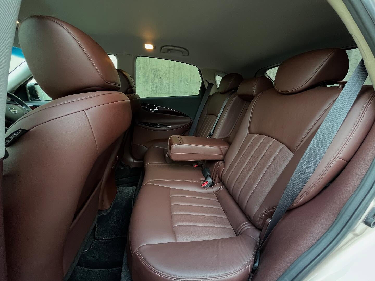 🚗✨今日は、中古車販売業者からのおすすめをご紹介します！✨🚗