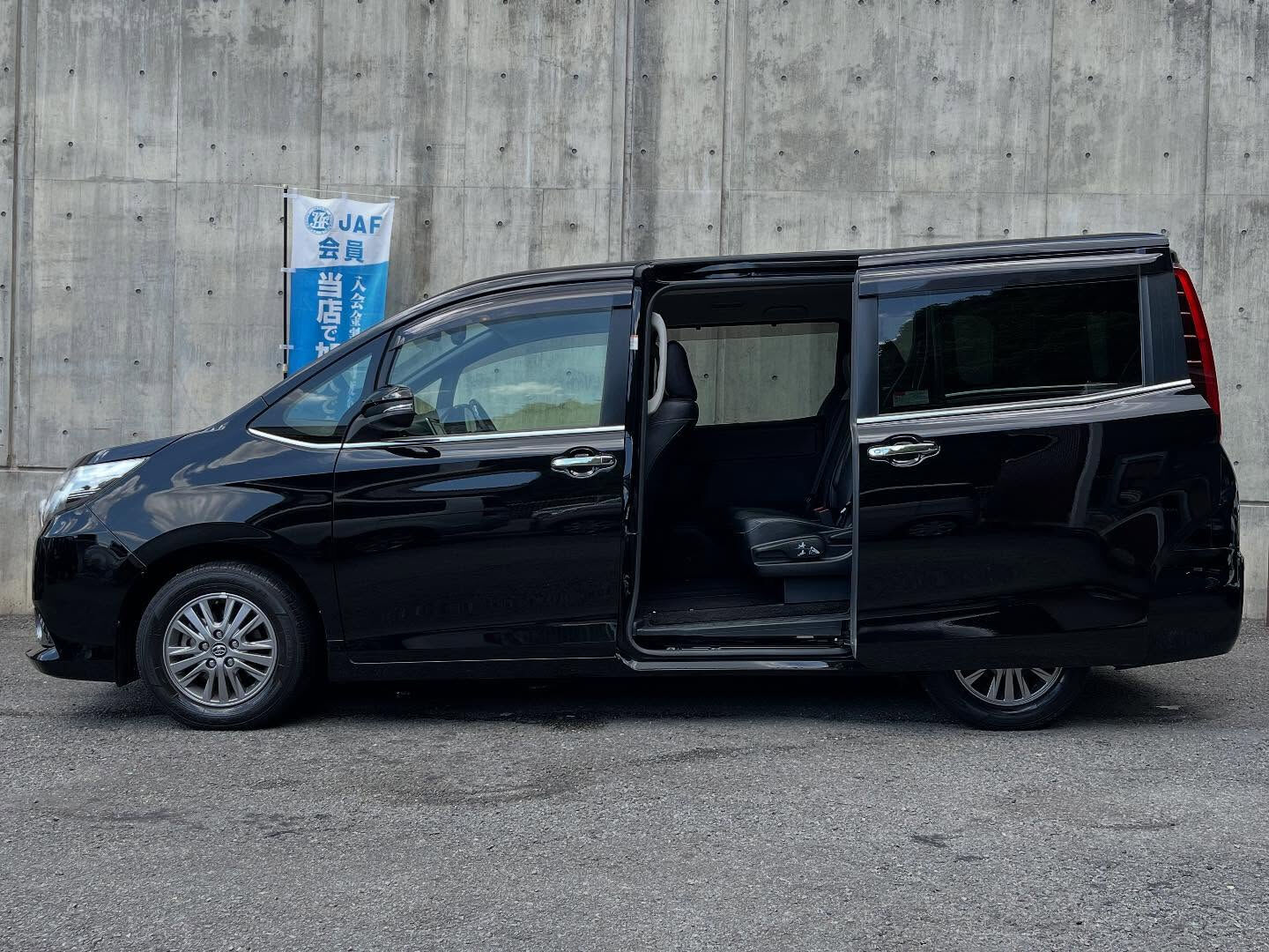 🌟 中古車をお探しですか？京都市内での完璧な選択肢をご紹介し