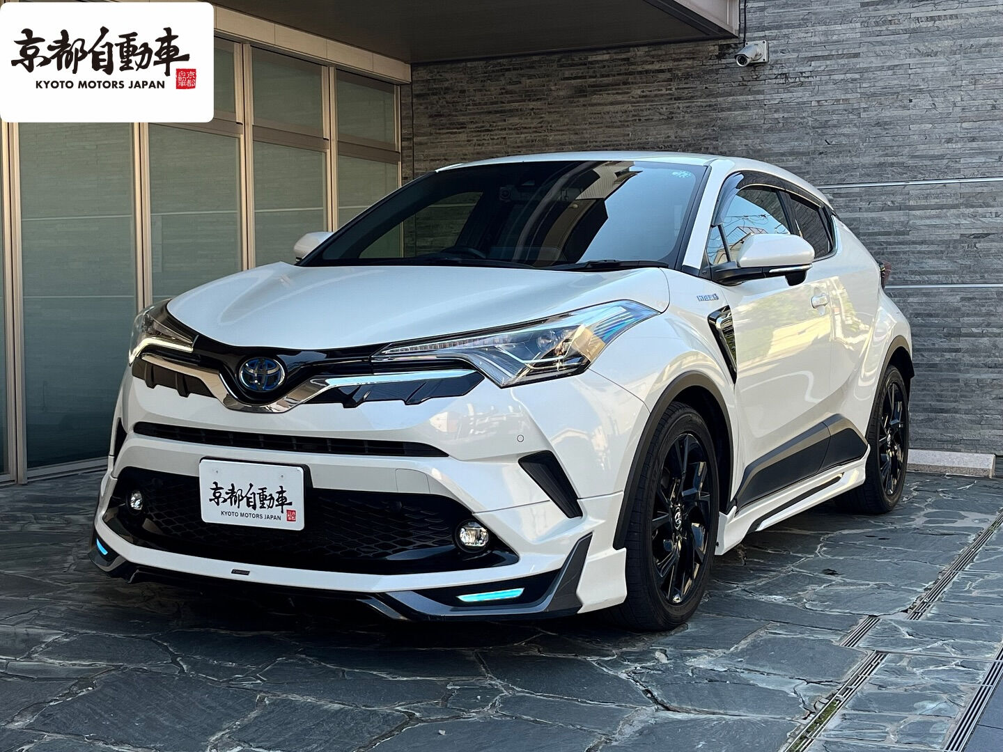 トヨタ C-HR ハイブリッド 1.8 G モードネロ