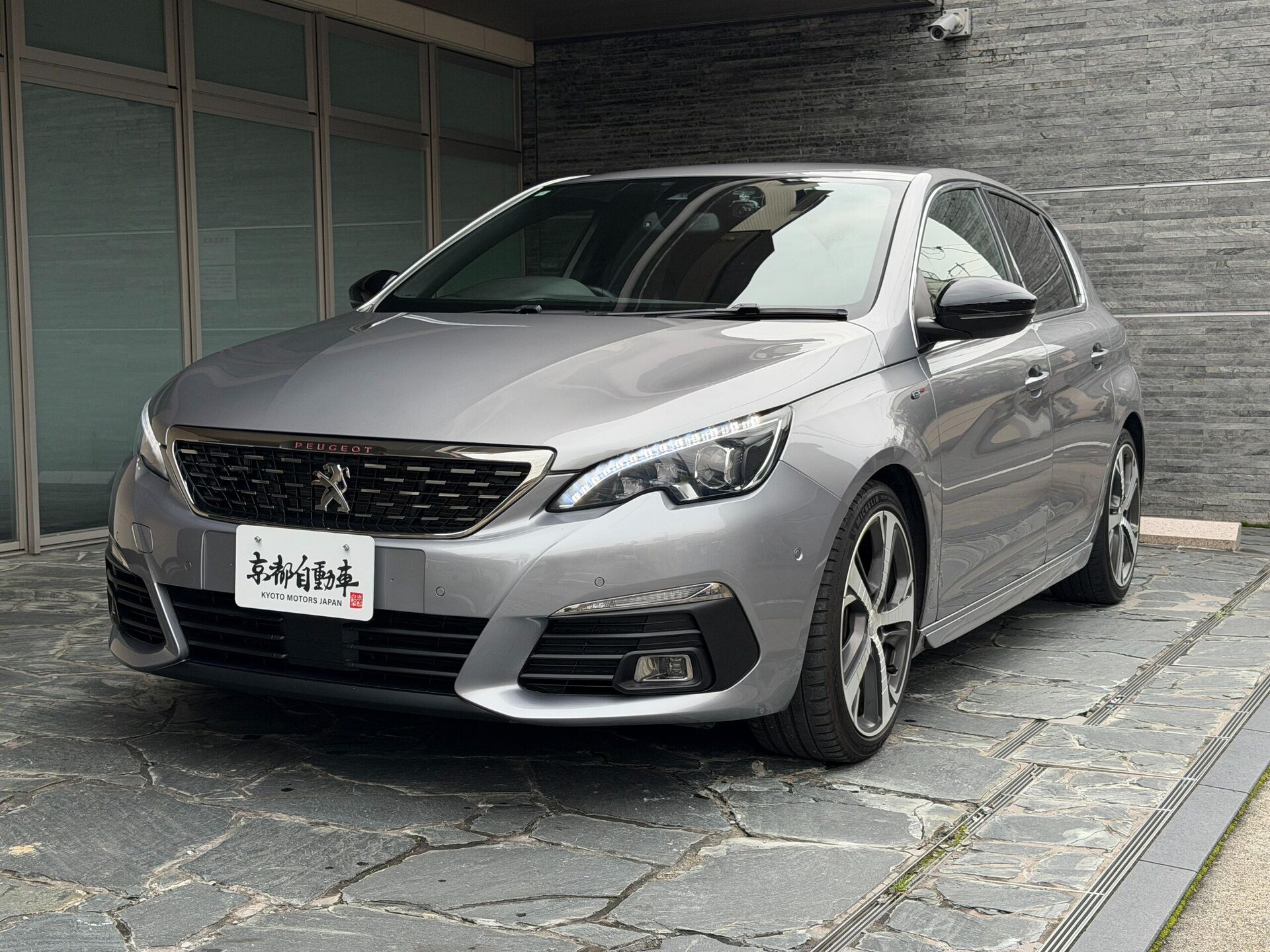 【プジョー308 GT ブルーHDi入庫｜京都市左京区の輸入中古車】